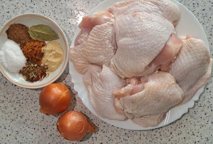 Фото шага рецепта Сочные куриные бедра в духовке 186471 шаг 1  