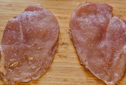 Фото шага рецепта Сочные куриные грудки 191052 шаг 3  