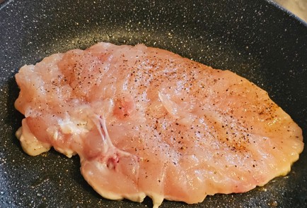 Фото шага рецепта Сочные куриные грудки 191052 шаг 6  