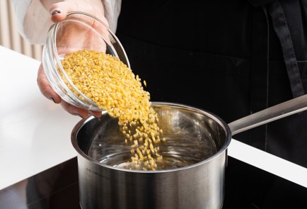 Фото шага рецепта Сочные рулетики из индейки с булгуром 151867 шаг 1  