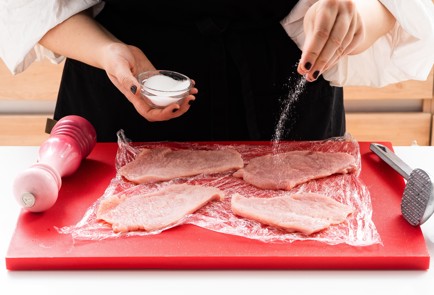 Фото шага рецепта Сочные рулетики из индейки с булгуром 151867 шаг 3  