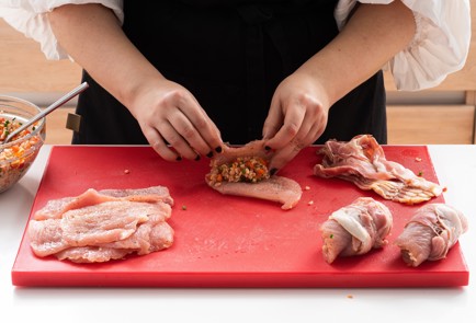 Фото шага рецепта Сочные рулетики из индейки с булгуром 151867 шаг 5  