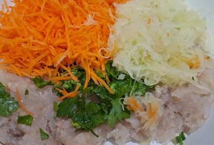 Фото шага рецепта Сочные рыбные котлеты с кабачком и морковкой запеченные в духовке 187501 шаг 9  