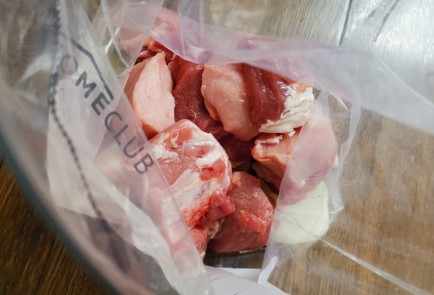 Фото шага рецепта Сочный шашлык 189463 шаг 4  