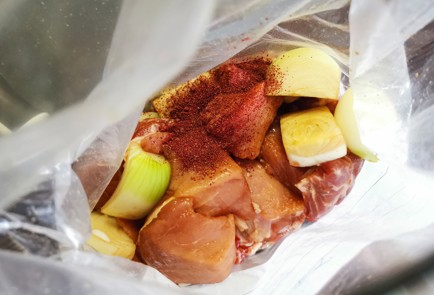 Фото шага рецепта Сочный шашлык 189463 шаг 6  