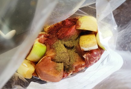 Фото шага рецепта Сочный шашлык 189463 шаг 7  