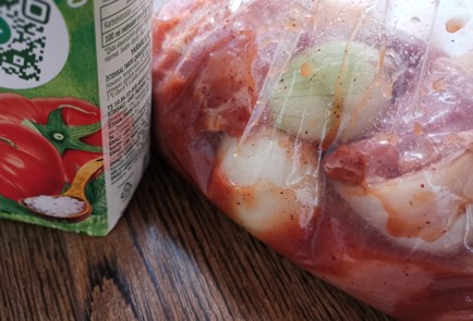 Фото шага рецепта Сочный шашлык 189463 шаг 8  