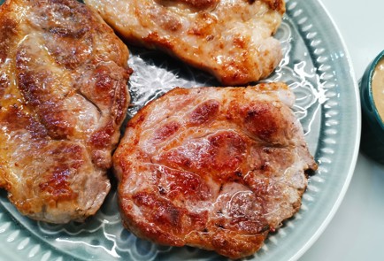 Фото шага рецепта Сочный стейк из свинины 191228 шаг 11  