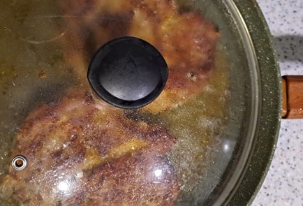 Фото шага рецепта Сочный стейк из свиного ошейка 186939 шаг 10  