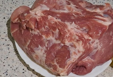 Фото шага рецепта Сочный стейк из свиного ошейка 186939 шаг 2  