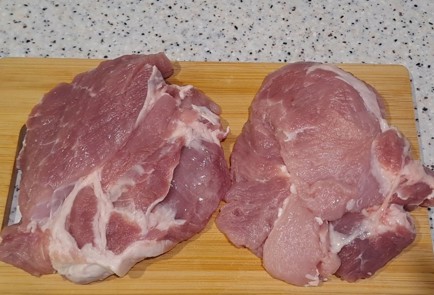 Фото шага рецепта Сочный стейк из свиного ошейка 186939 шаг 3  