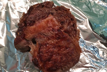 Фото шага рецепта Сочный стейк рибай 174659 шаг 8  