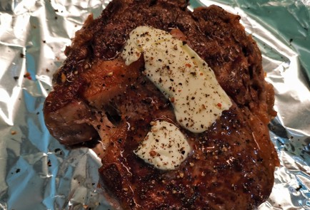 Фото шага рецепта Сочный стейк рибай 174659 шаг 9  