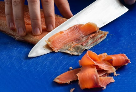 Фото шага рецепта Соленая горбуша 151807 шаг 6  