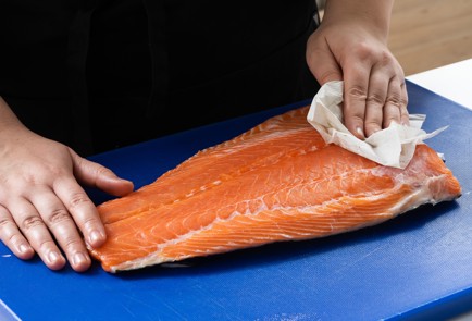 Фото шага рецепта Соленая семга 151711 шаг 2  