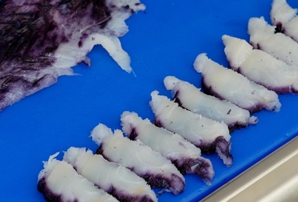 Фото шага рецепта Соленая треска Северное сияние 126450 шаг 4  