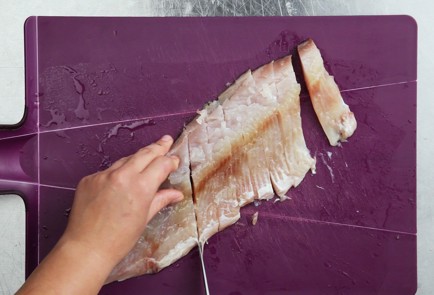 Фото шага рецепта Соленый муксун 52162 шаг 4  