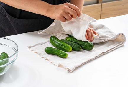 Фото шага рецепта Соленые огурцы холодным способом 189909 шаг 2  