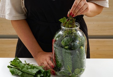 Фото шага рецепта Соленые огурцы на зиму 174033 шаг 7  