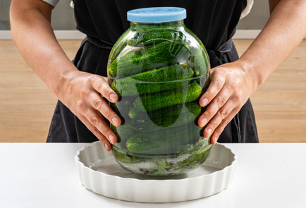 Фото шага рецепта Соленые огурцы в банке 189912 шаг 9