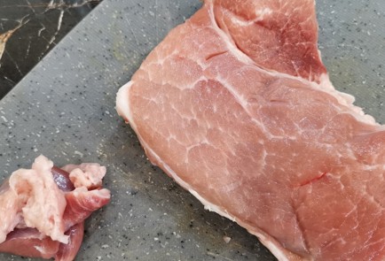 Фото шага рецепта Соломка из свинины 173586 шаг 1  