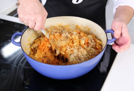 Фото шага рецепта Солянка из квашеной капусты 138583 шаг 5  