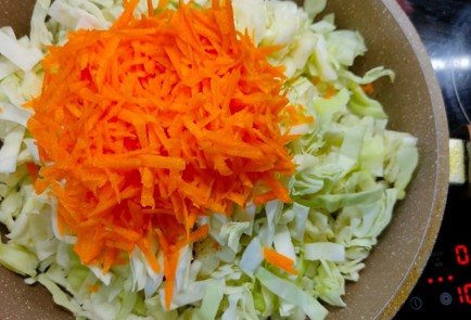 Фото шага рецепта Солянка из свежей капусты 175459 шаг 8  