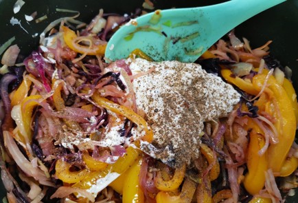 Фото шага рецепта Солянка с болгарским перцем 175617 шаг 15  