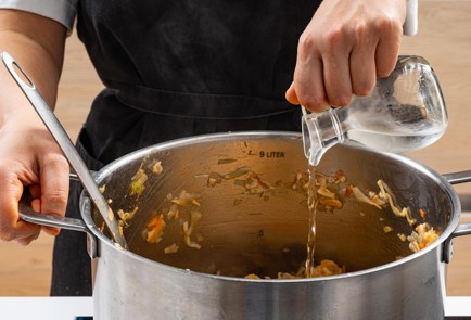 Фото шага рецепта Солянка с грибами на зиму 187078 шаг 7  