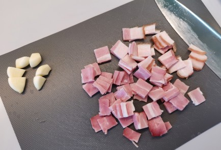 Фото шага рецепта Солянка с курицей и беконом 175542 шаг 1  