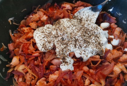 Фото шага рецепта Солянка с курицей и беконом 175542 шаг 13  