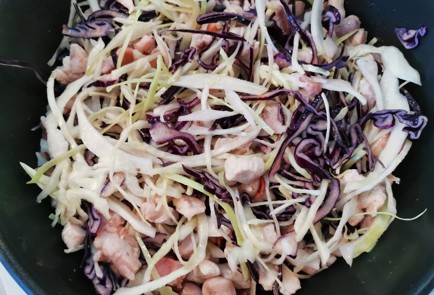 Фото шага рецепта Солянка с курицей и беконом 175542 шаг 8  