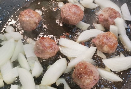 Фото шага рецепта Солянка с тефтельками 175388 шаг 5  