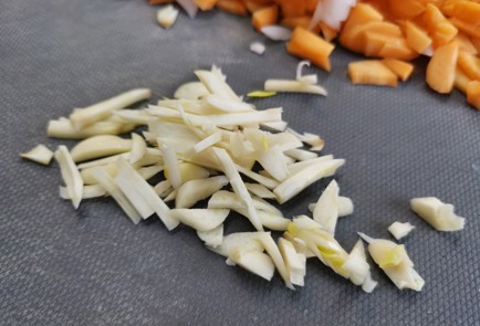 Фото шага рецепта Солянка сборная мясная 189859 шаг 2  