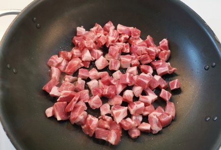 Фото шага рецепта Солянка со свининой 191403 шаг 2  