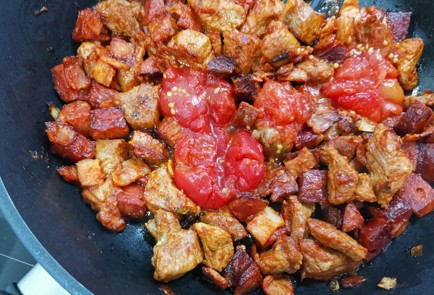 Фото шага рецепта Солянка 189184 шаг 6  