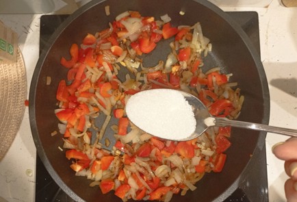 Фото шага рецепта Сосиски тушенные с овощами 191269 шаг 5  