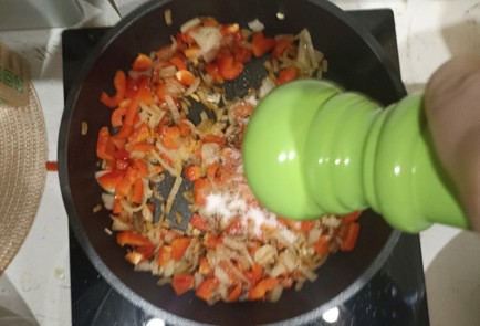 Фото шага рецепта Сосиски тушенные с овощами 191269 шаг 6  