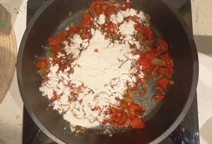 Фото шага рецепта Сосиски тушенные с овощами 191269 шаг 7  