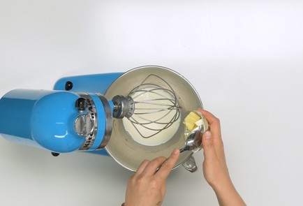 Фото шага рецепта Сосиски в сдобном тесте 44692 шаг 2  