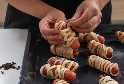 Фото шага рецепта Сосиски в тесте Мумии 174867 шаг 9  