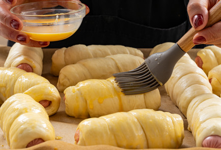 Фото шага рецепта Сосиски в тесте 190295 шаг 9  