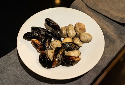 Фото шага рецепта Соте из морепродуктов 138599 шаг 2  