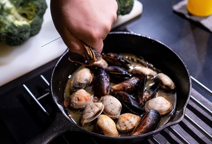 Фото шага рецепта Соте из морепродуктов 138599 шаг 5  