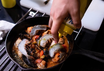 Фото шага рецепта Соте из морепродуктов 138599 шаг 6  