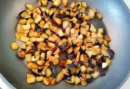 Фото шага рецепта Соте с баклажанами 189884 шаг 2  