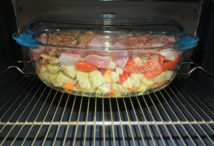 Фото шага рецепта Соте с индейкой и имбирем в духовке 174340 шаг 9  