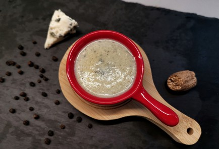 Фото шага рецепта Соус блю чиз 191001 шаг 10  