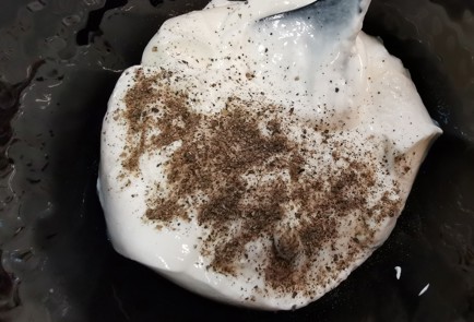 Фото шага рецепта Соус дзадзики 188240 шаг 2  