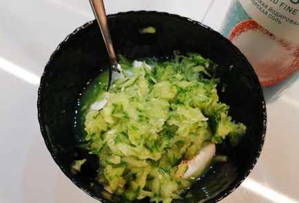 Фото шага рецепта Соус дзадзики 188240 шаг 4  